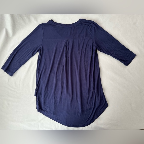 Latched Mama 3/4 Sleeve Scoop Neck Nursing Top 2.0 - Navy Blue XS . - Picture 3 of 9